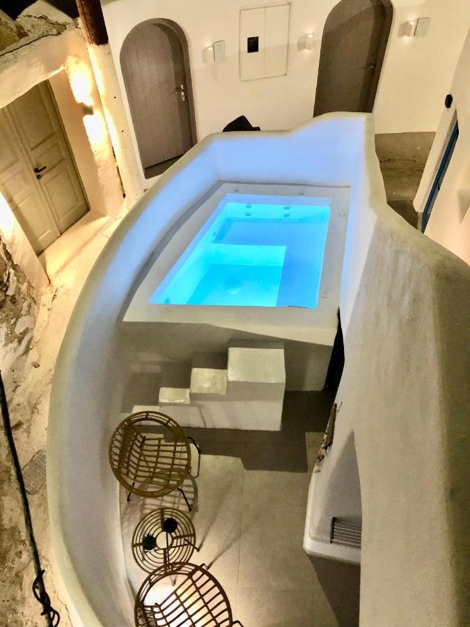 Oldtown Suites Fira Εξωτερικό φωτογραφία
